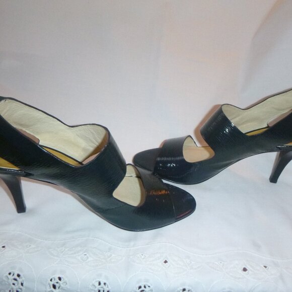MK Michael Kors Black Patent Pattern Leather LOGO MK Sandal Heels Size 7.5M - Picture 1 of 5